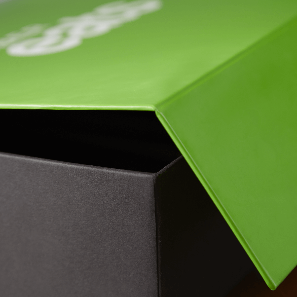 Scatole magnetiche - Imballaggi su misura packhelp pro