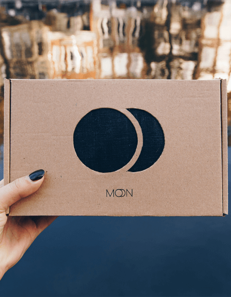 emabllage moonsling - recyclable packhelp