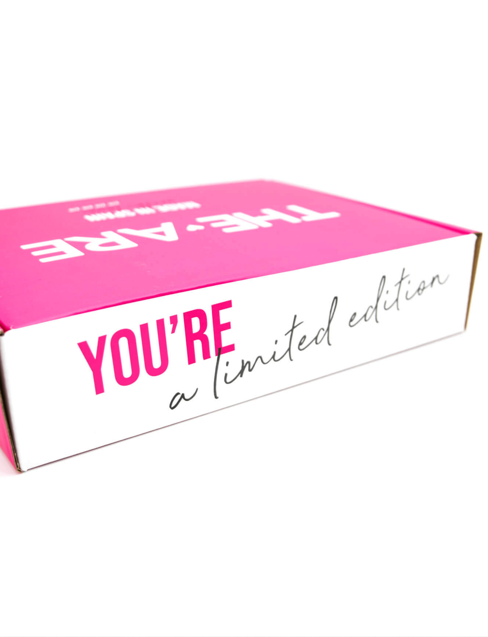 caja postal de la marca THE ARE