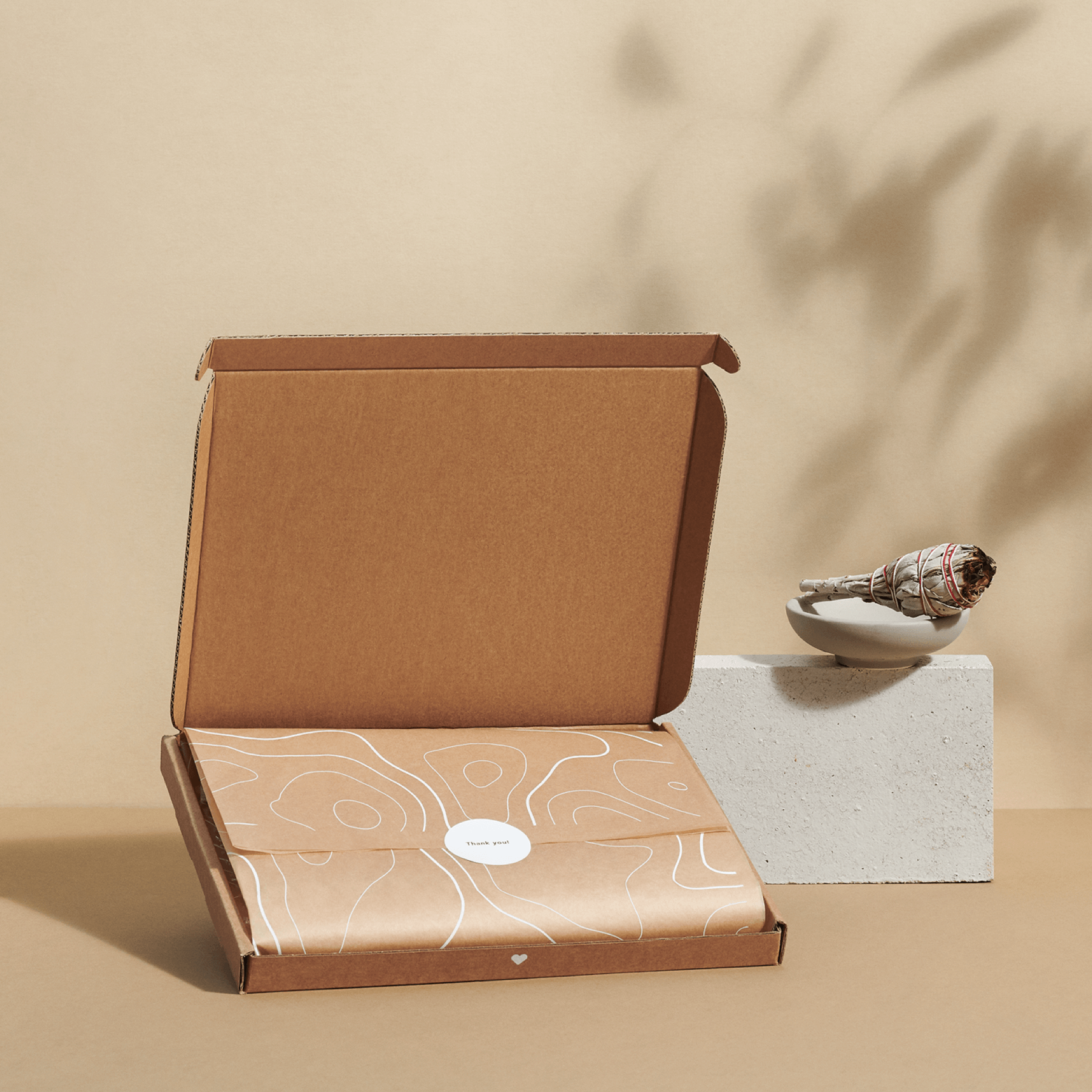 papier d'emballage enveloppant un produit