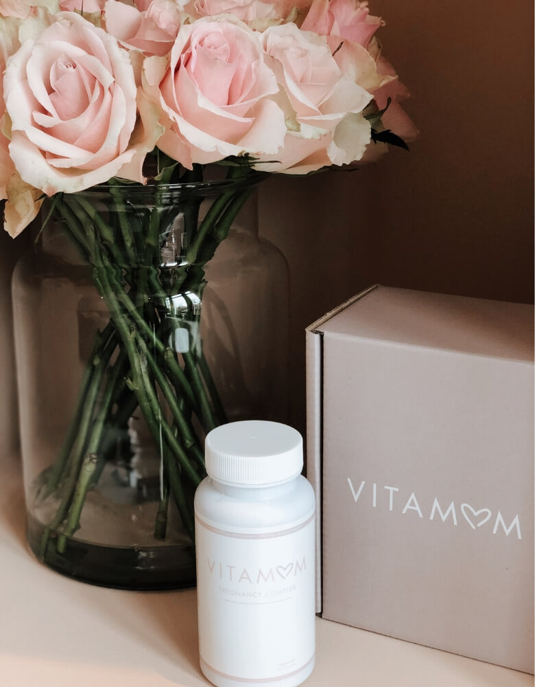 packaging y vitaminas de la marca Vitamom