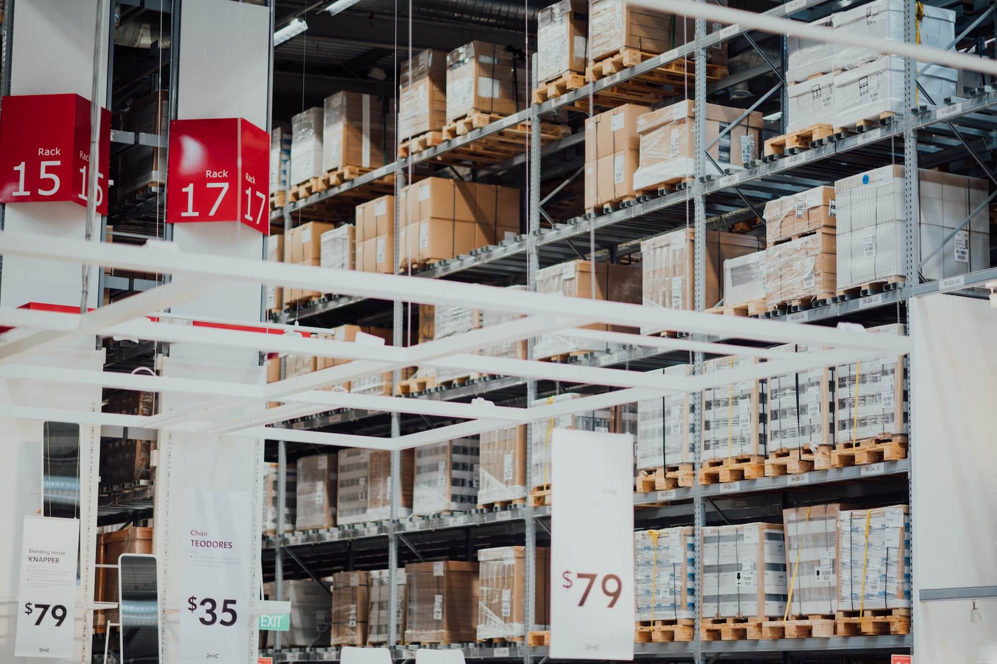 Étagères de rangement de stock