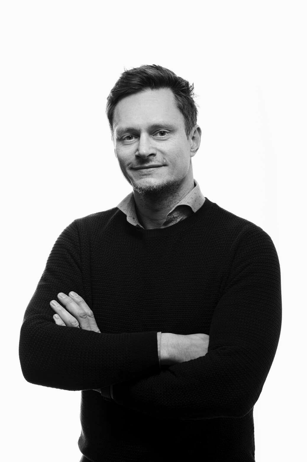 artur obolenski from packhelp