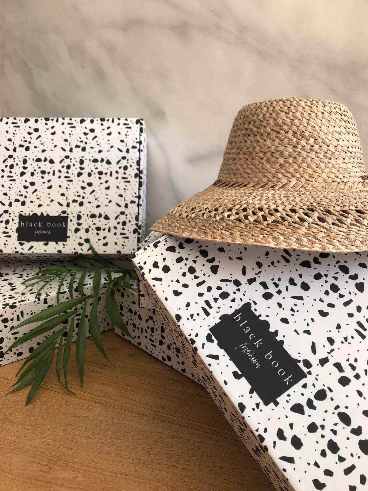 Boîtes d'emballage de la marque de mode Black Book Fashion