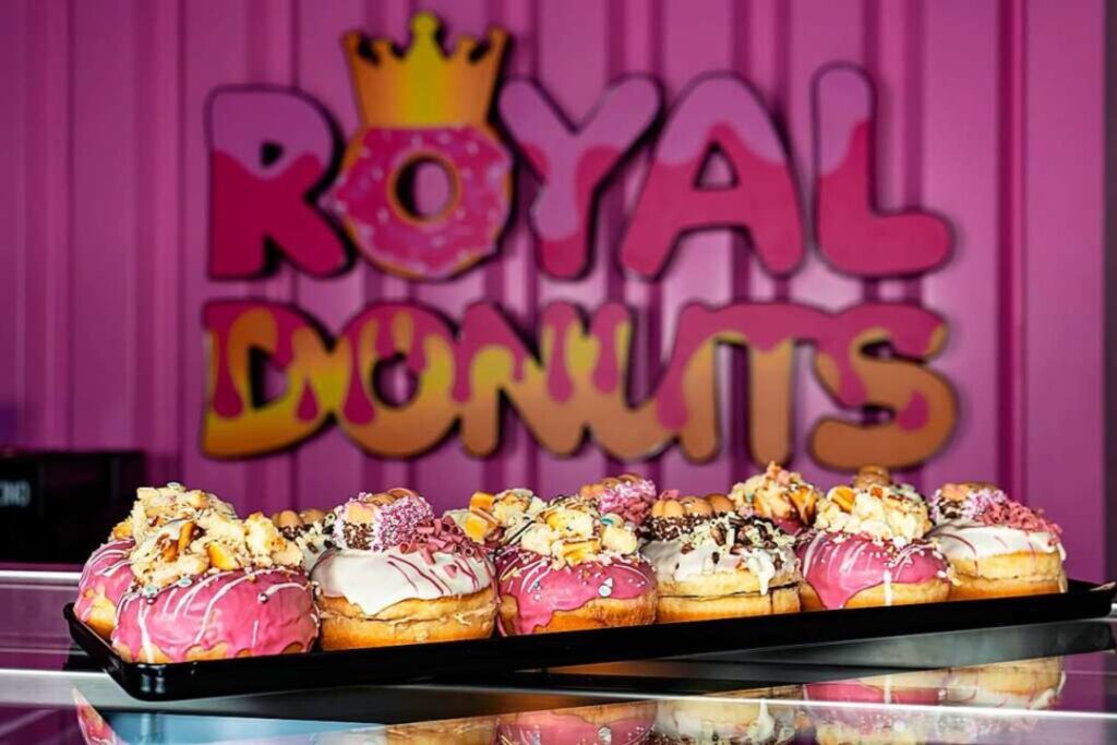 Visual Merchandising royal donuts